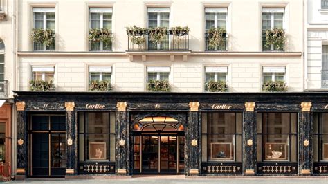 Paris Flagship Royale .